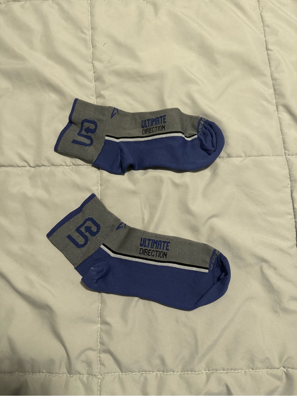 Ultimate Direction Men’s Blue & Gray Athletic Low-Cut Socks